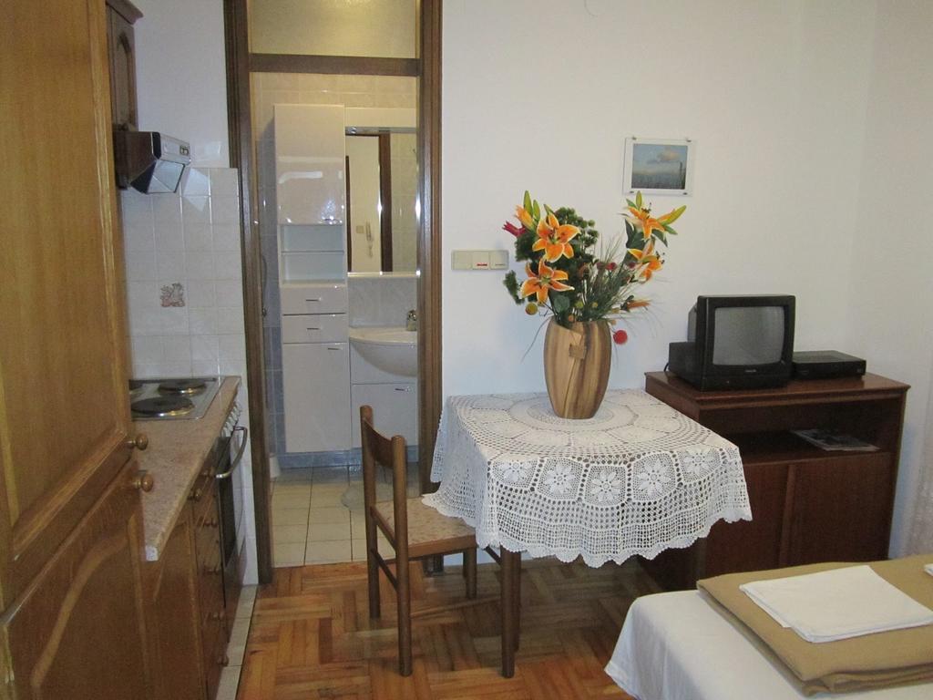 Apartments Antonia Малинска Номер фото
