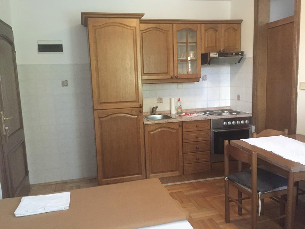Apartments Antonia Малинска Экстерьер фото