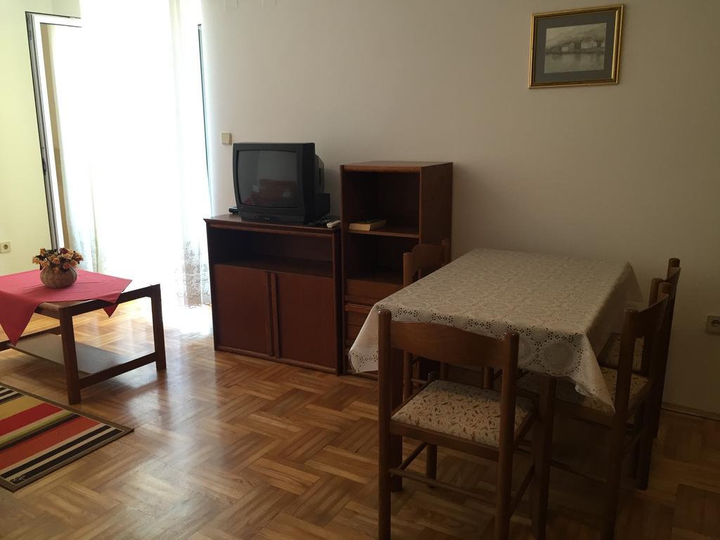 Apartments Antonia Малинска Экстерьер фото