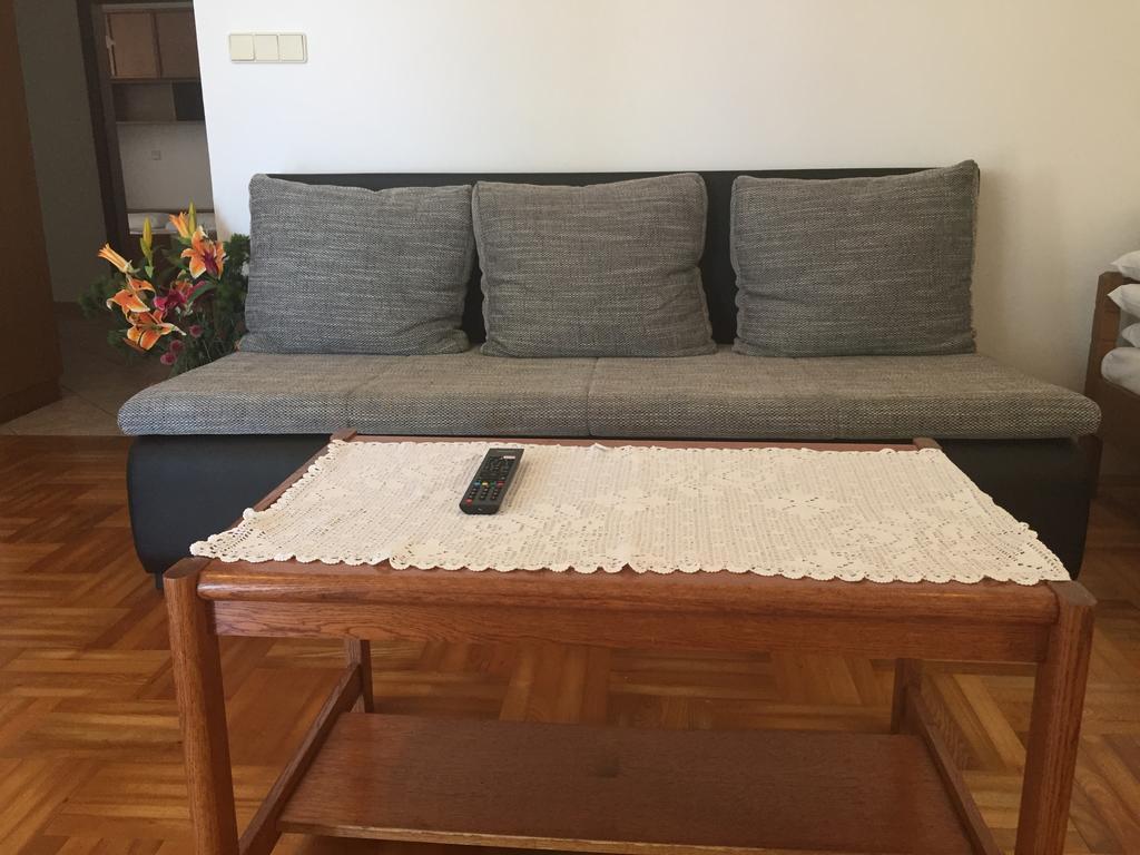 Apartments Antonia Малинска Экстерьер фото